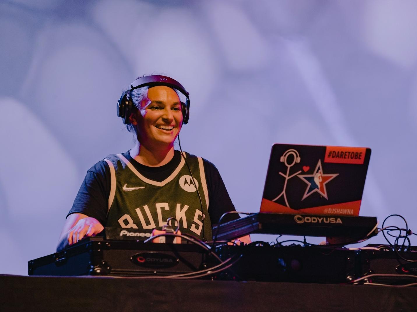 DJ Shawna